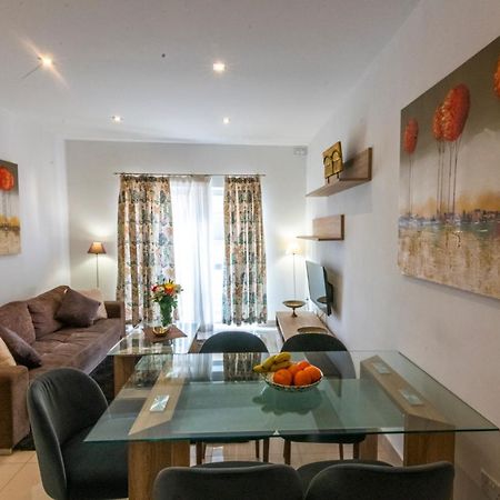 Rua Cosy Apartment سليمة المظهر الخارجي الصورة