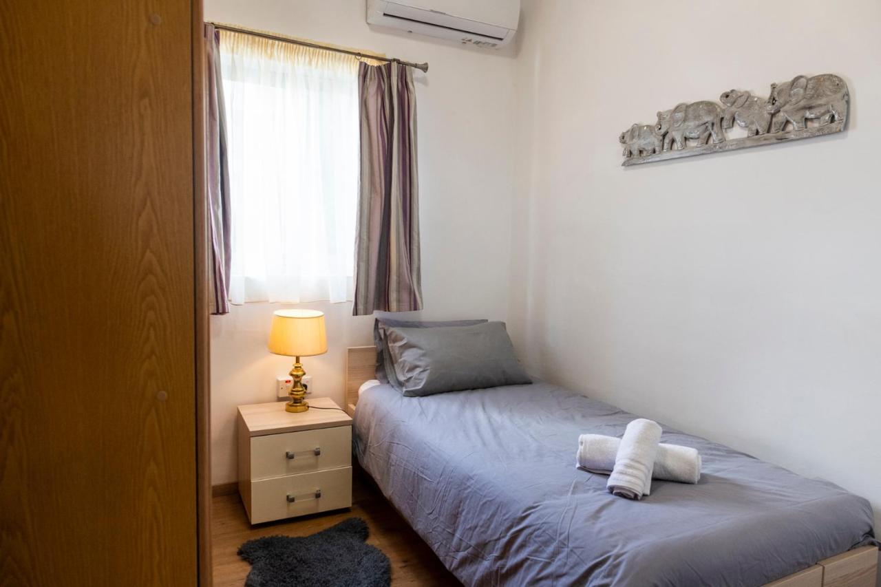 Rua Cosy Apartment سليمة المظهر الخارجي الصورة
