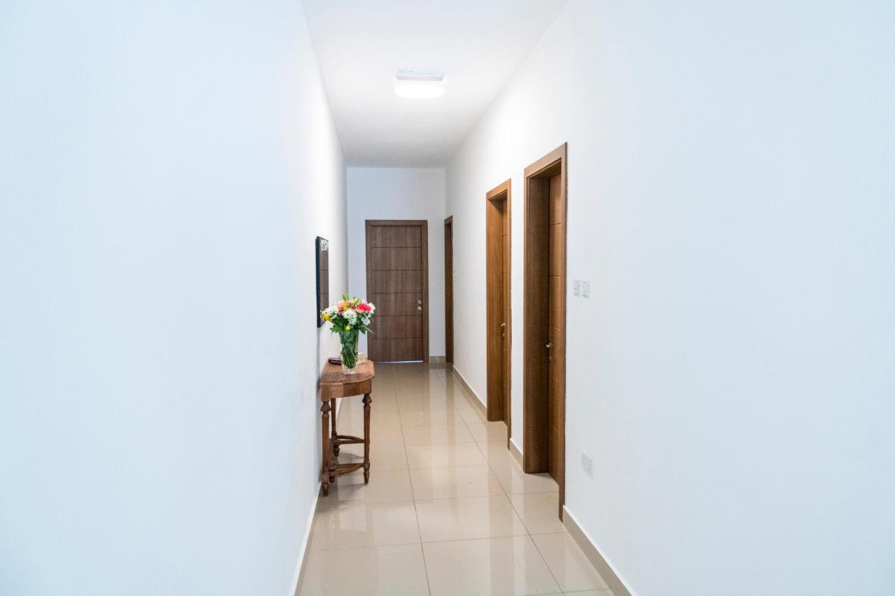 Rua Cosy Apartment سليمة المظهر الخارجي الصورة
