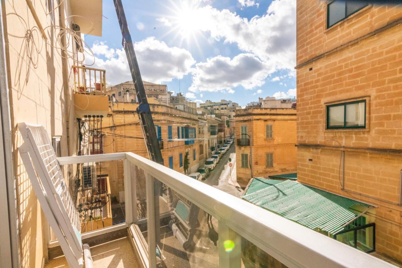 Rua Cosy Apartment سليمة المظهر الخارجي الصورة